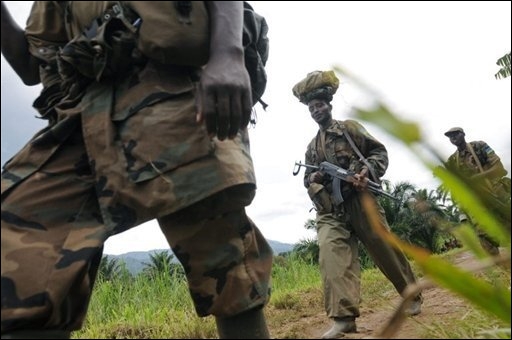 soldats_rwandais_prs_de_pinga.jpg