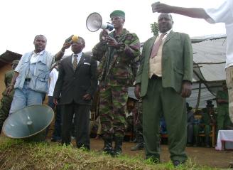 gl_nkunda_meeting_in_busimba.jpg