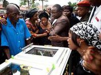 inhumation_de_floribert_chebeya.jpg